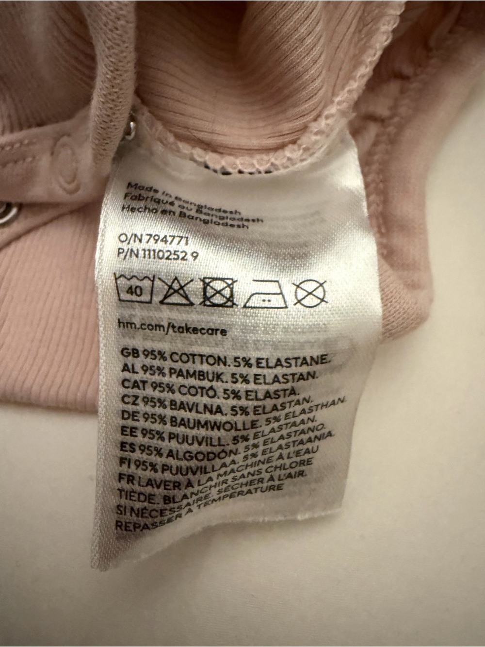 2 H&M NB Long Sleeve Ruffle Shoulder OnePiece Bodysuit White & Dusty Ballet Pink - Picture 5 of 5